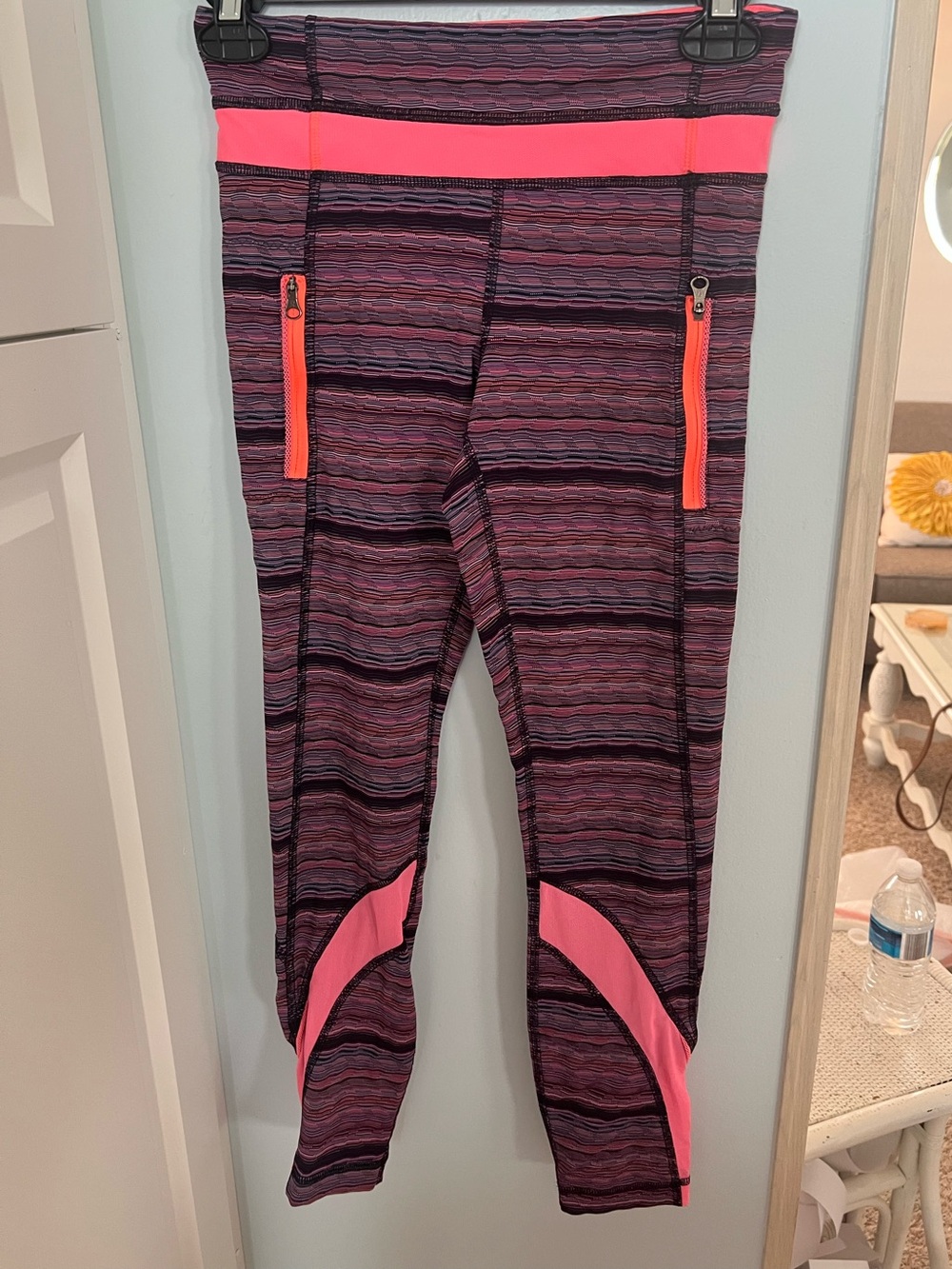 Lululemon Inspire Tight II 7/8 leggings purple & pink accents size small